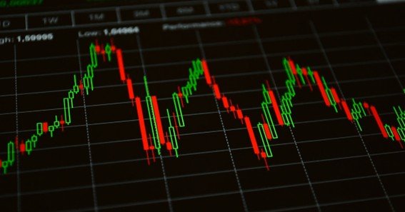 Dark Cloud Cover on Charts: What it Means for Bulls