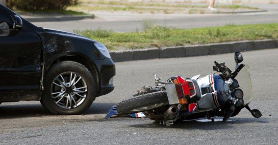 Understanding the Importance of Talking to a Motorcycle Accident Lawyer After the Crash