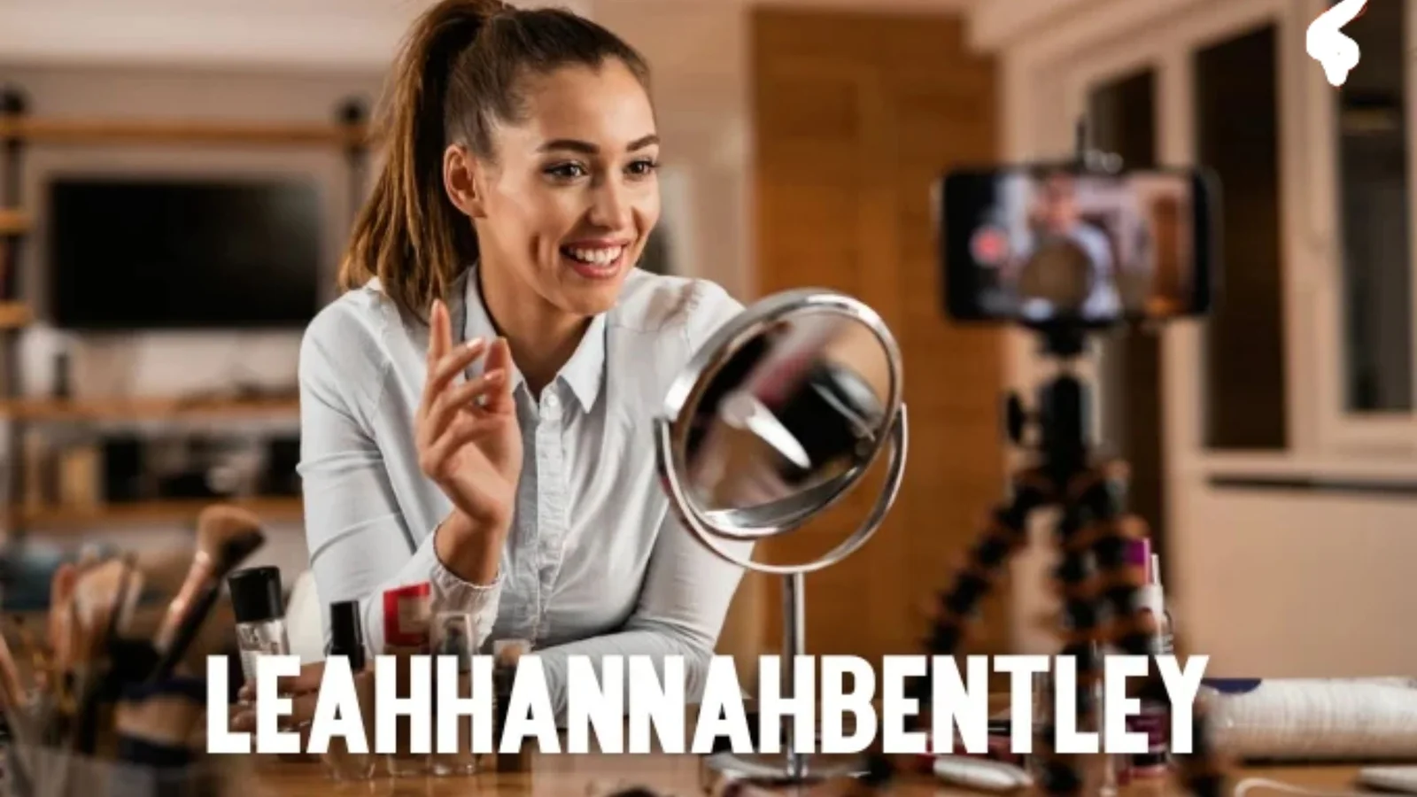 LeahHannahBentley: Digital Creator & Lifestyle Icon